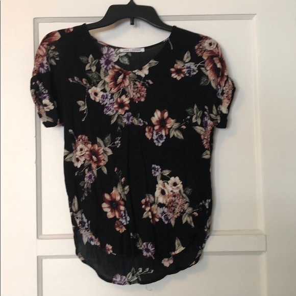 EUC Bohme black floral top. Size medium runs small - Picture 1 of 4